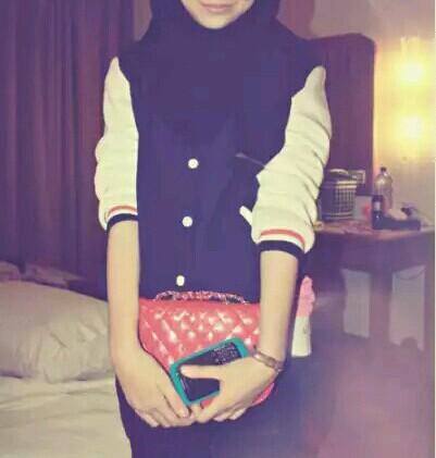 Allah is all seing,so wht are u doing God's will look the sme no of evil or good.U complete urself with honesty .. follow yea from gorgeous ▲ ツ