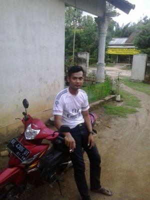 AhmadiAnggun's profile picture. 