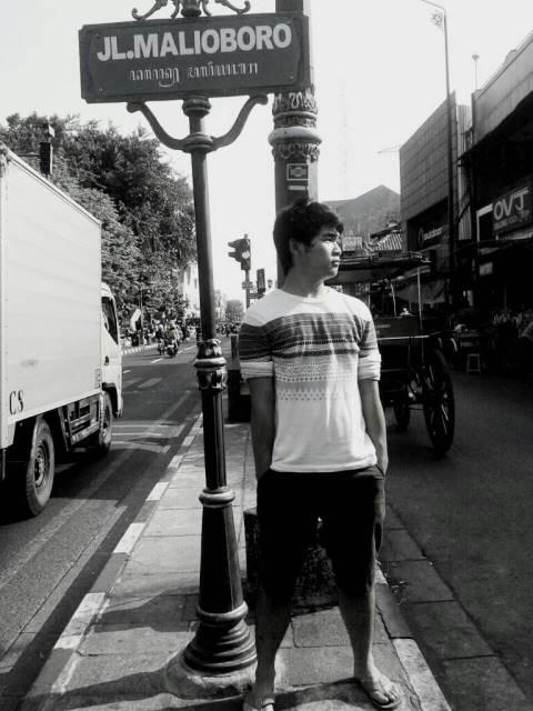 alfonsoernest's profile picture. 