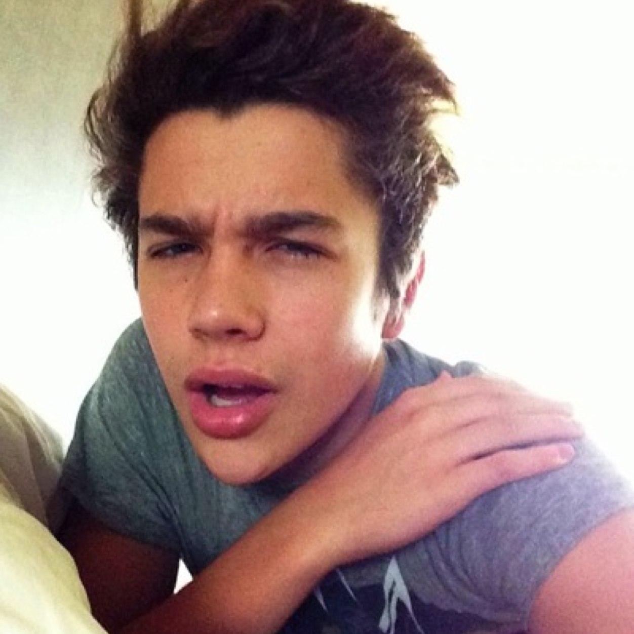 auxtenz's profile picture. Em reforma.