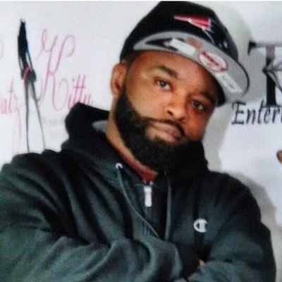 f79feecf2bf14c9's profile picture. It's no need, I'm around for me an me olny