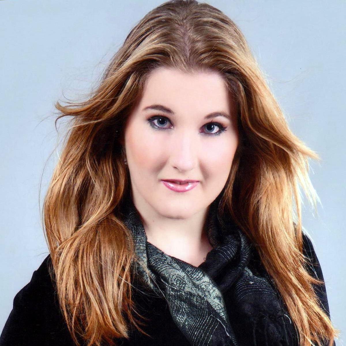 Reh_Looira's profile picture. #Loooira #colorada #libriana #18aninhos #DoMateus  Ser humilde não é ser menos que alguém. É saber que não somos mais do que ninguém.