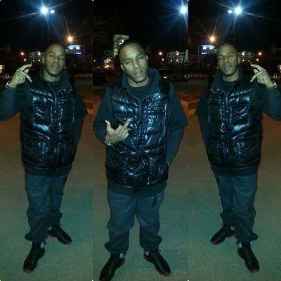 6”2, dad, natural born hustla, a money spinner, a big freak, n a REAL ASS GUY, IG boss25hogg fwm