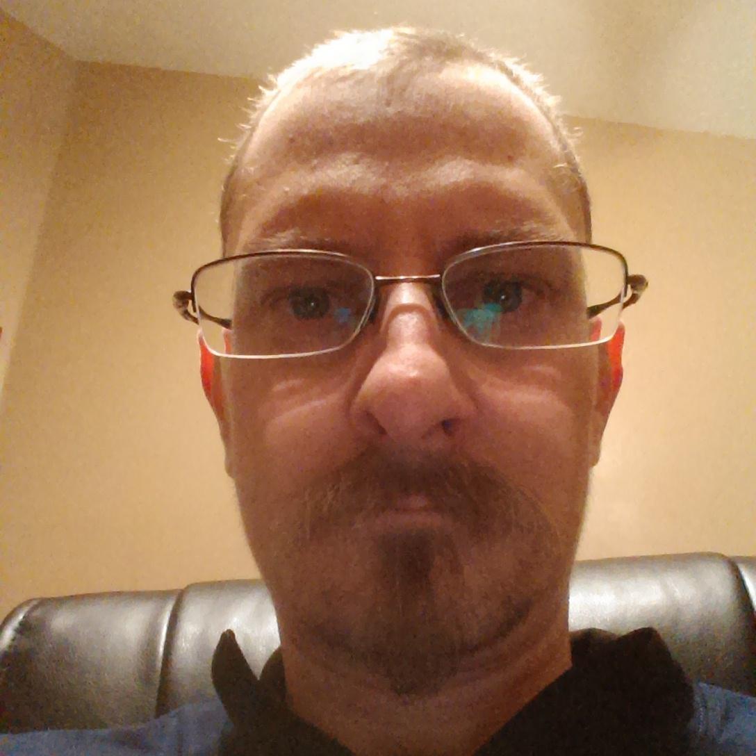 xDV8x's profile picture. 