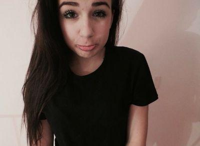 ★I'm VAMPETTE problem? *-*. 14 y.o . ^^ and love ~music~ (á) °•° I _very_ love .............. my dog :* {} Love u. ™ cmuq ††‡