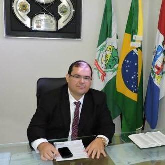 Prefeito de Capela-AL, pelo PSDB.
