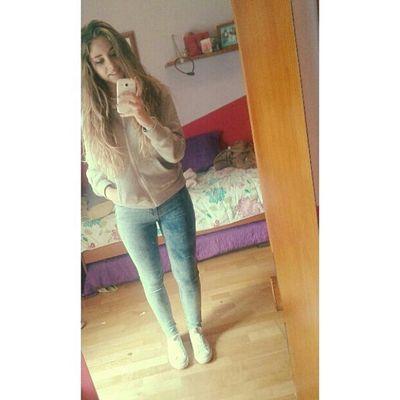 Eras tu quien me dio mas abrazos en los malos momentos, quien guardaba mis grandes secretos,y disfrutaba con verme feliz. 15