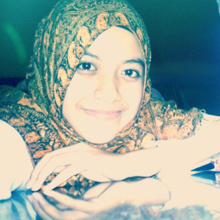 Hananabilah's profile picture. a mom. historian