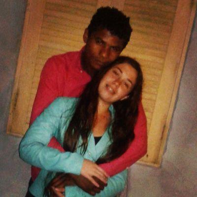 divertidos , rimos por qualquer coisa , responsáveis , somos evangélicos ,apesar das dificuldades continuamos firmes em um só propósito q é adorar a Deus...