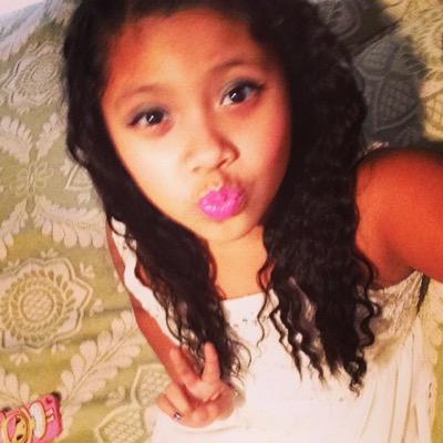 follow me and ill folow back and go subscibe me on youtube Susy Arellani and please dont hate