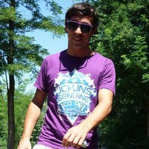 Professional:Dancer, Web:Designer, Art:Interested, Life:Enjoying, Travel:Loving
