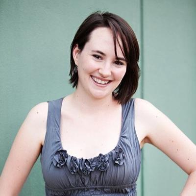 I'm an animal loving nerd who post pictures of the multipile ways I wear the items in my wardrobe. You can see those pictures here https://t.co/gA9aleG0lz