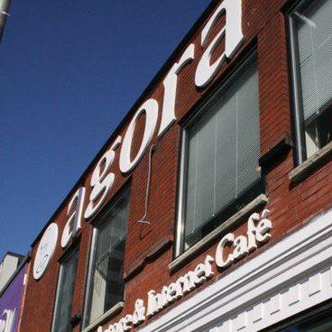 La seule librairie étudiante de l'université d'Ottawa. The only student owned bkstore for #uottawa. Better prices. FB: http://t.co/rulcy6y2BS