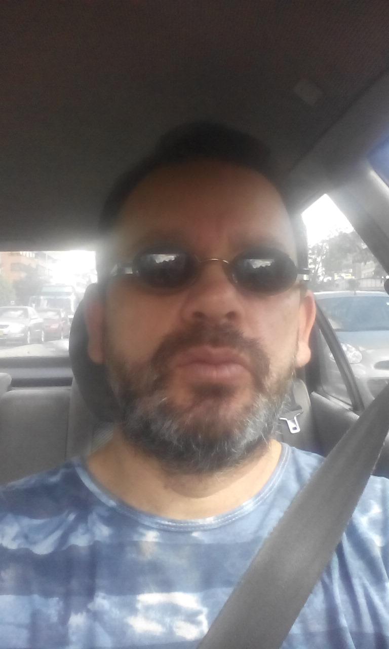 Conquistador  no colonizador. El verbo dar lo conjugó en primera persona. Los políticos pudrieron la palabra política , los terroristas  la palabra guerrilla