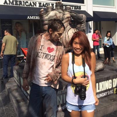 et_fonehom3's profile picture. Enjoy the little things in life, for one day you may look back and realize they were the big things~~♪(´ε｀ )