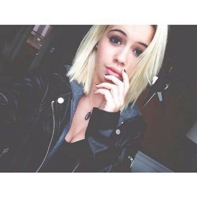 j'm'appelle Beatrice, mais tout le monde m'appelle Bea.