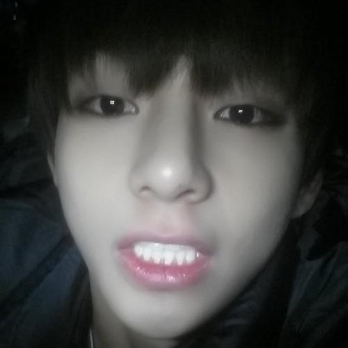 FOLLOW @OMFGKIMTAEHYUNG @OMFGKIMTAEHYUNG