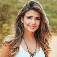 uma rainha sem coroa!!!! chamada Paula Fernandes.