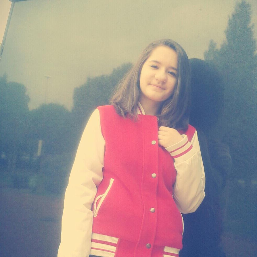 EtinelRabia's profile picture. MILEY CYRUS...