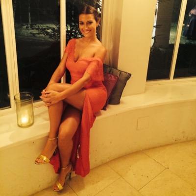 Paoprincesa86's profile picture. Quiero despetarme con el sol, desayunar con los pies en l arena, despertarte con un beso, pasear por l orilla del mar, bañarme bajo l luna llena... mi paraiso!!