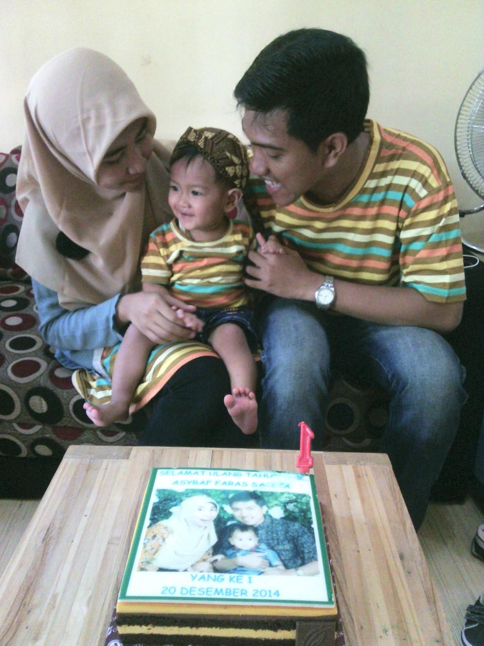 wife @rito21satika. Happiness is the spiritual experience of living every minute with love,grace,&gratitude ~Denis Waitley~