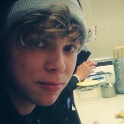 hi cutie, go follow @deepthroatmuke and ask for a follow back