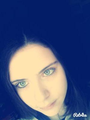 claudiajs2002's profile picture. 