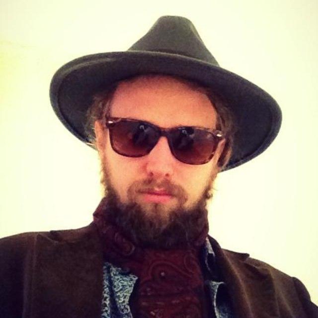 Musician based around North West England Electric/Acoustic Guitar - Vocals - Hammond/Piano - Pedal Steel/Lap Steel