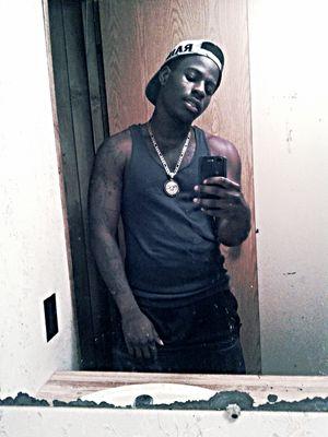 Kik: Born2Hustle7