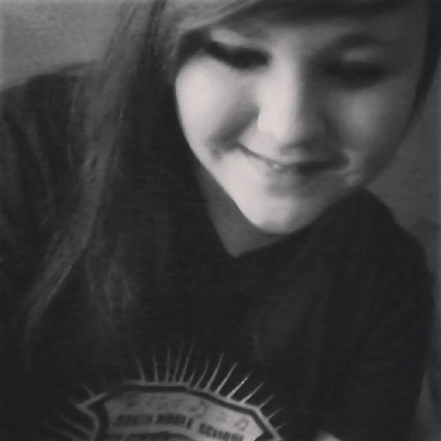 MDarkPerception's profile picture. YouTuber, 13, chill, Loves Making People Happy c: