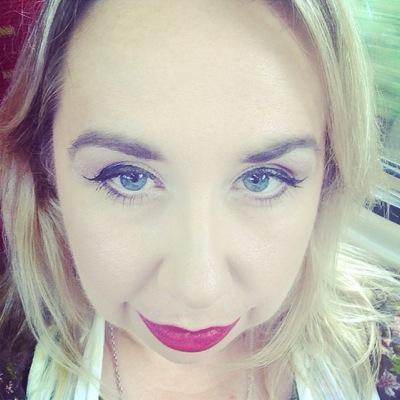 chrissieangel05's profile picture. Sometime elephant whisperer, sometime fairy tale dreamer. Mostly, Arthur's mum.