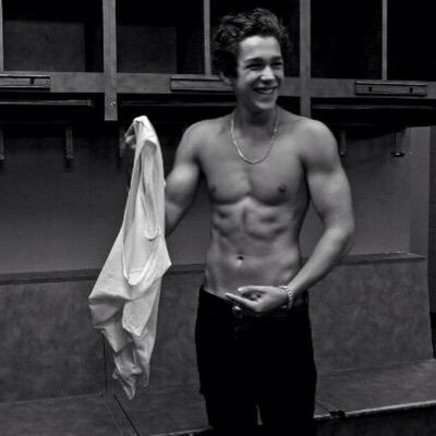 ameezypoobear's profile picture. 