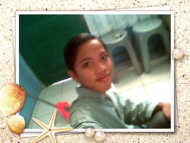 Penyanyi. Pin bb 25bfd20f