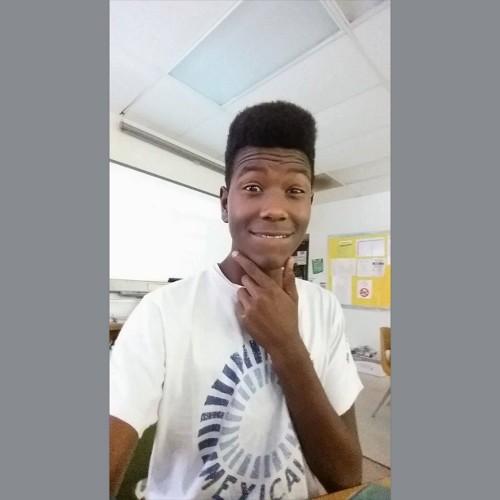 :Soccer player:⚽
Ball is life
Am a Viner