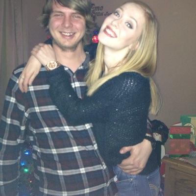 toriarmstrong1's profile picture. 