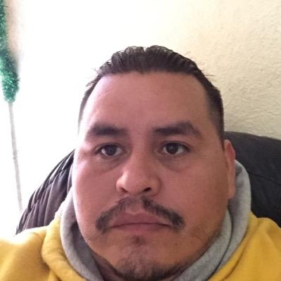 soy una buena persona que me gusta tener muchas amistades,soy fanatico al futbol mi equipo es el AMERICA,me gusta la musica de bandas etc.