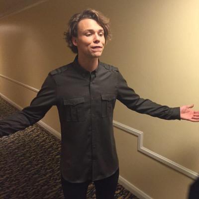 hey if your a 5sos whore follow us #RelAtaBle!1!