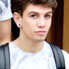 Just a free follow for you  @DESIREDLUKE