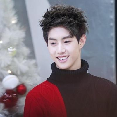 Conosciuto anche come Marco Antonio  | Main Rapper, Lead Dancer e Vocalist dei GOT7~ 93 liner (sono @markgot7_93)