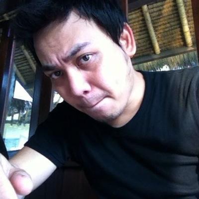 Ngada yang menarik di diriku. Jd nga usah di cari tau.