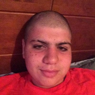 creador y protagonista del video hola cabros del fb este es mi verdadero perfil no acepten imitaciones 
hola cabros del twiter