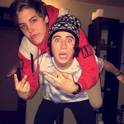 follow @surfspinosa and turn on her notifications for gain tweets
