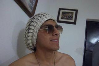 soy un chavo simpático, me gusta salir a lugares en especial al mar,para tener algo de entretenimiento...