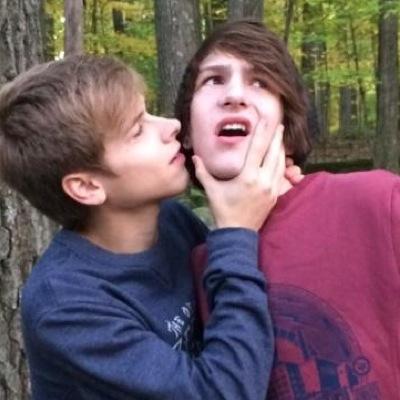 i just love these two weird 12 year old boys who do random shit on youtube