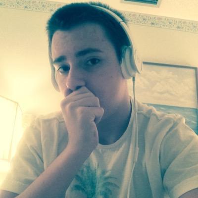 Hey evreyone! My name is Austin or Spheerno, and I run a YouTube channel based on Minecraft! I really hope to make people smile with every Tweet/Video!