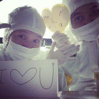 bersamamu tapi tak selamanya :) menyayangimu tapi tak jodoh :')
