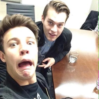 FOR THE LOVE OF GOD, GO FOLLOW @marcusjohns BC WHEN HE GETS 320k HE WILL SAY WHAT CITY IN BRASIL HE WILL COME AND I FUCKING LOVE HIM SO I DESERVE TO KNOW
