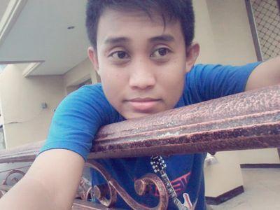 Aku Ini masih 17thn (SMK)
aku suka cwo yang simple
#NoAlay #NoNgondek please
dan aku masih sekolah SMK :)
