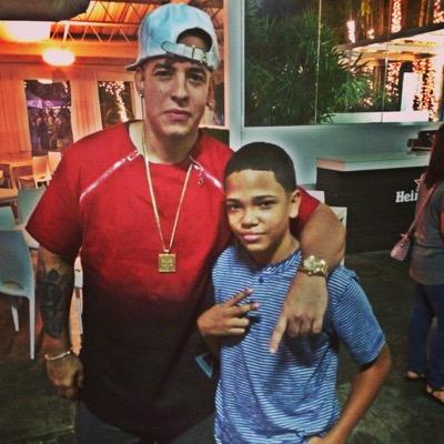Para contrataciónes El Email es ChokitoMusicPr@GMAIL.Com ,Instagram @ChokitoPR , fanpage Chokito PR y Youtube chokitonightcity