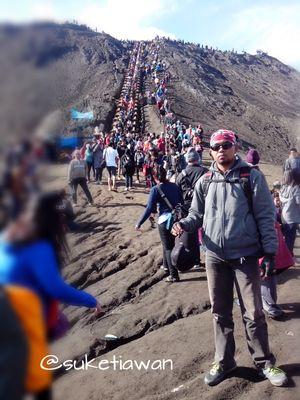 Suatu hubungan tanpa rasa percaya dan komunikasi, bukanlah dua hati yg saling suka, tapi hanya dua orang yg menghabiskan waktu bersama. | FB/Line : suketiawan